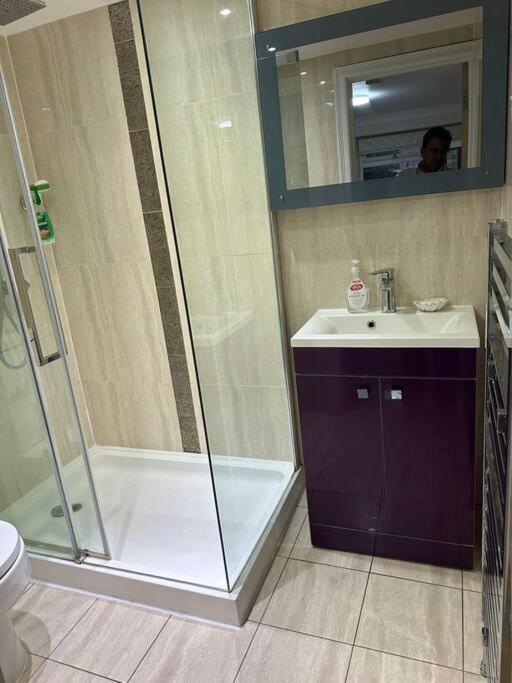 Studio Flat Gants Hill With Free Parking Redbridge kerület Kültér fotó